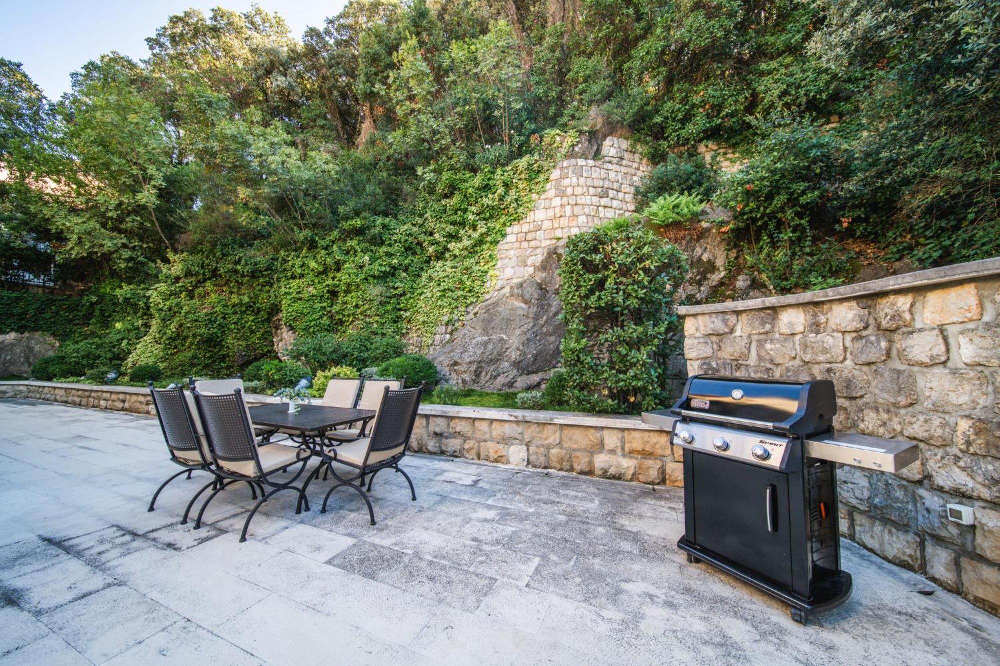 Franica Villa