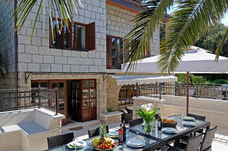 Franica Villa